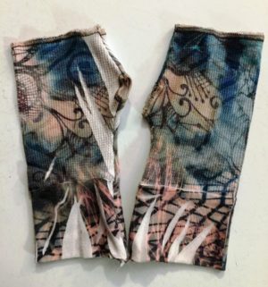 Paisley Fingerless Gloves/Wrist Warmers - Image 4